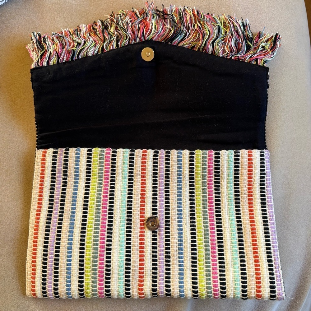 Stella & Dot Taj Clutch. Multi Color Woven Snap Closure Clutch NWOT - Picture 5 of 6